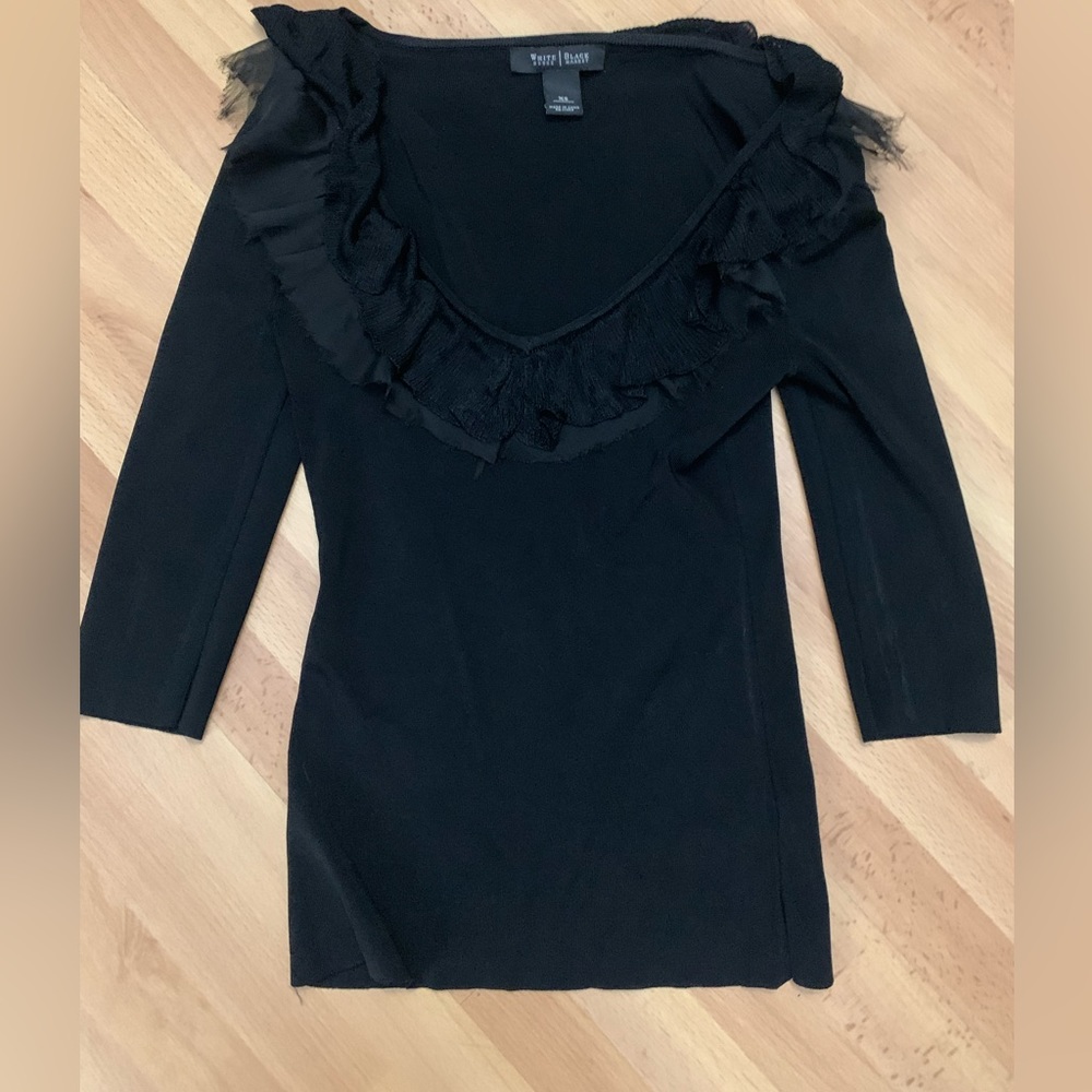 Women’s White House Black Market black top